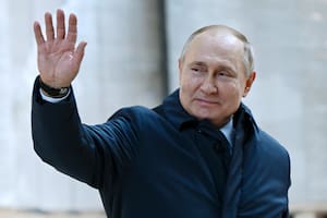 Vladimir Putin visita la Agencia Espacial Nacional en las instalaciones del Centro Estatal de Investigación y Producción Espacial Khrunichev.