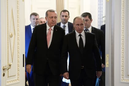 Vladimir Putin y Recep Tayyip Erdogan, dos de los líderes del club de los autócratas electivos