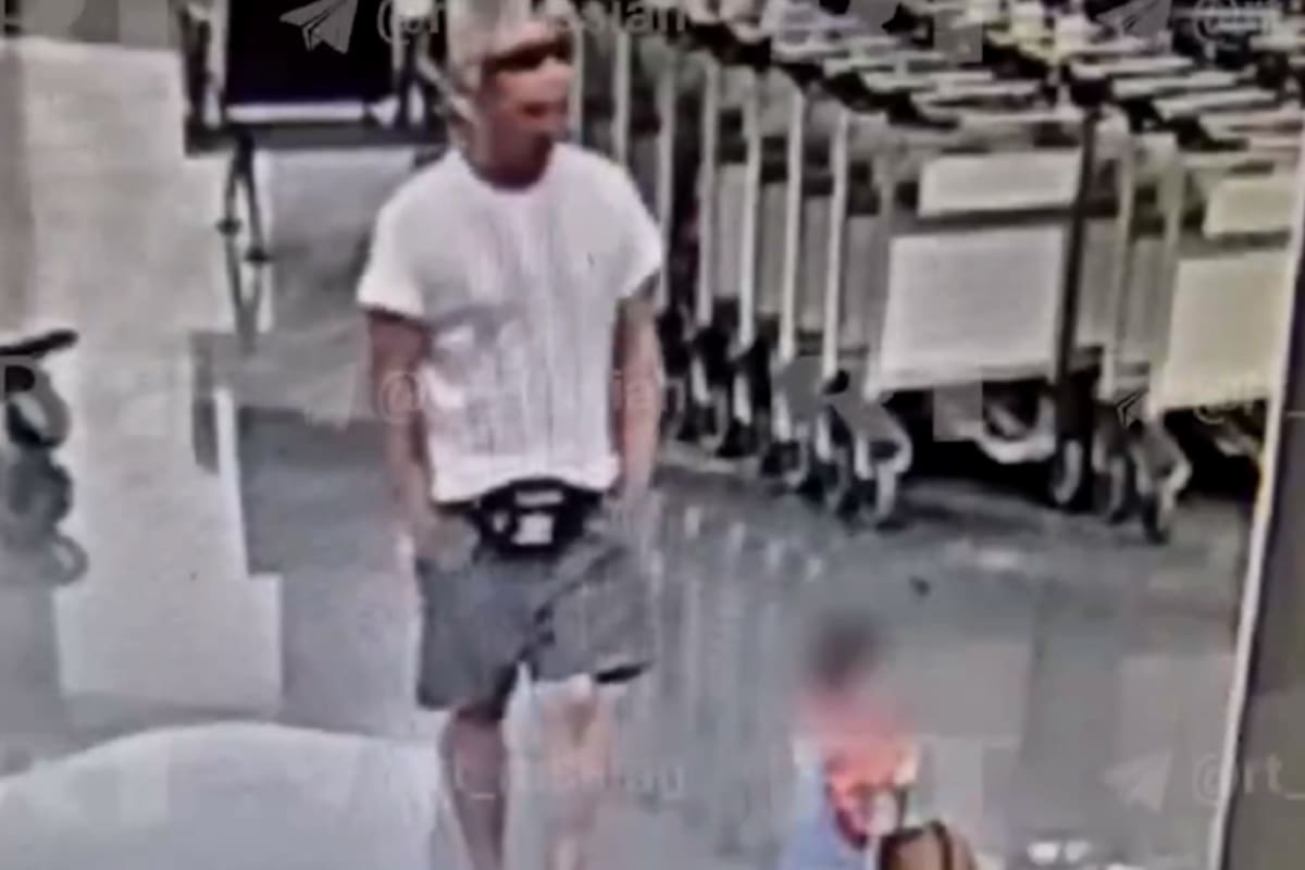 Vladimir Vitkov, un ciudadano bielorruso de 31 años, tiró al chico al suelo en el aeropuerto de Moscú