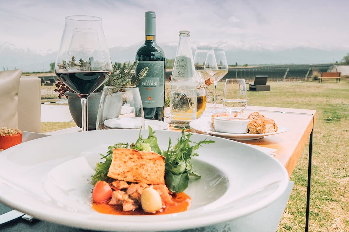 Volá a Mendoza y guíate con este mapa de restaurantes en el centro de la ciudad, en bodegas y un olivar.
