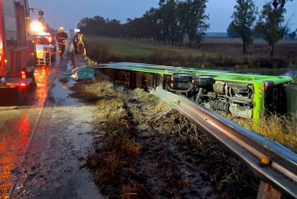Volcó un micro en Carmen de Areco