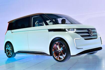 Volkswagen presentó un vehículo con el que quiere recuperar el espíritu de la Combi
