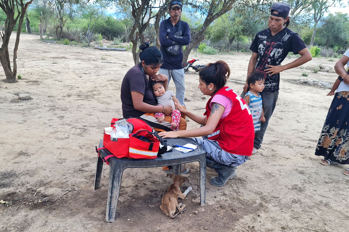Voluntarios de la Cruz Roja llevando su ayuda a todos los confines del mundo