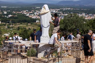 Investigan profanación y daños a santuario de la Virgen María en Bosnia