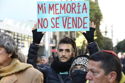“Volvemos a Pasteur" acto homenaje a las víctimas del atentado a la AMIA, se cumplen 28 años.