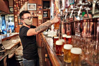 Las cervecerías reabrieron en Mendoza con nuevos protocolos