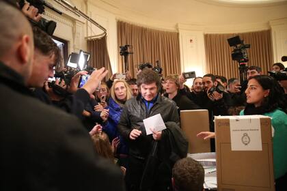 Votación de javier Milei en la UTN, en Almagro, en las PASO