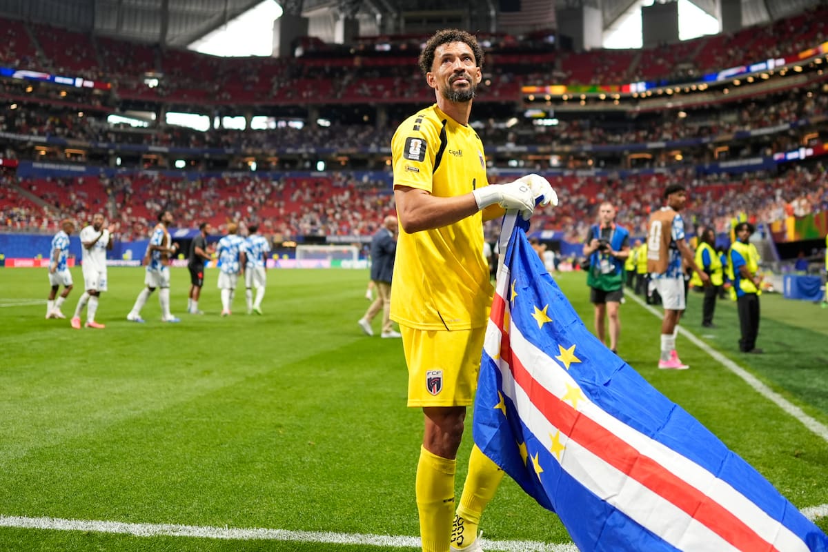 Vozinha acaba de conseguir el impensado arco invicto para Cabo Verde frente a España en el Mundial; ese día le faltó algo: que su mamá presenciara su actuación, pero frente a Uruguay tendrá desquite.