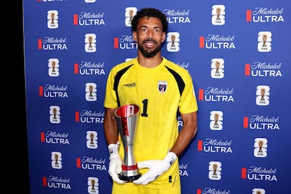 Vozinha se llevó el premio al jugador del partido tras el 0-0 contra España
