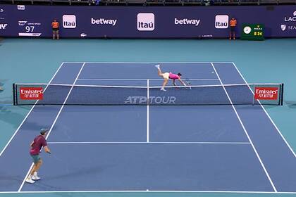 Vuela Alcaraz y Sinner contempla su obra de arte