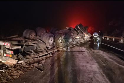 Vuelco de un camión en Santa Fe
