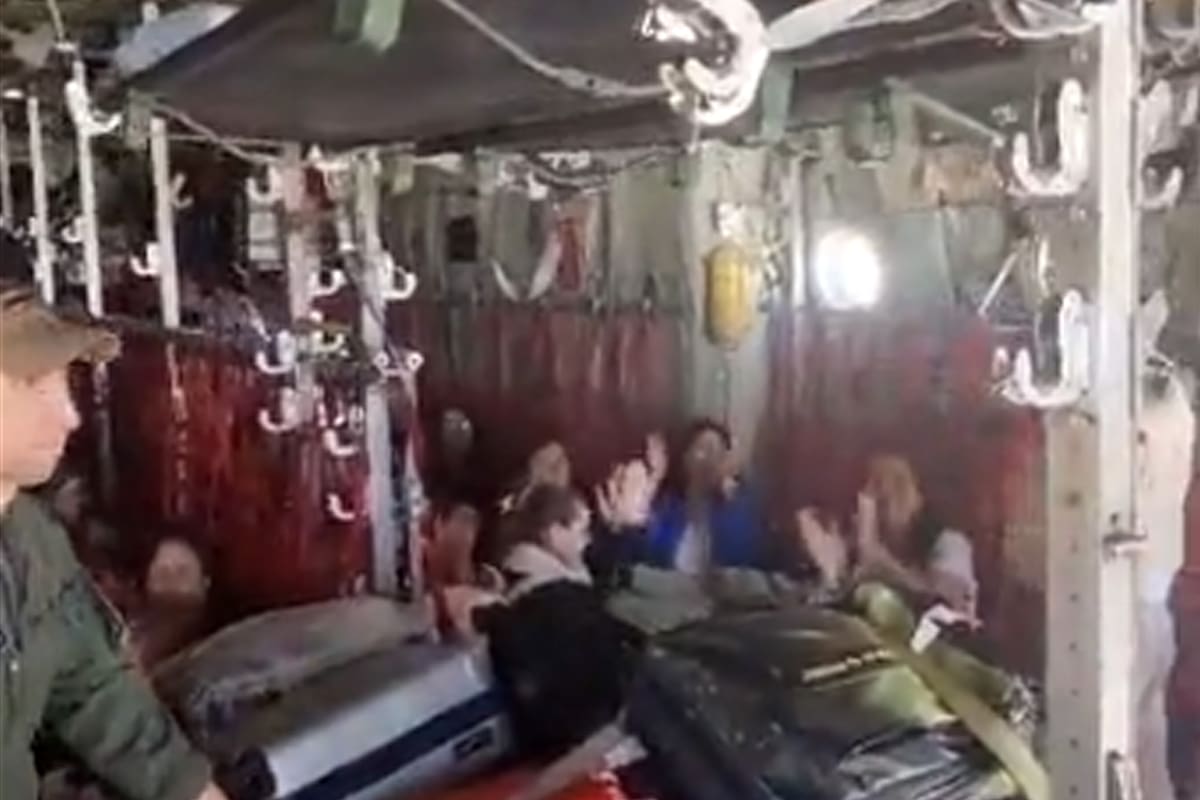 Vuelo con repatriados desde Israel