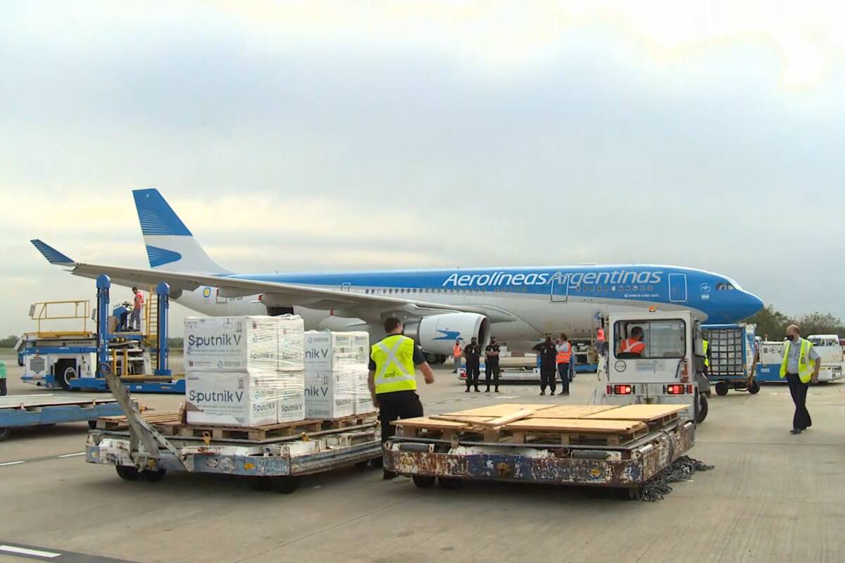 Vuelos de Aerolíneas Argentinas fueron a buscar vacunas a Estados Unidos
