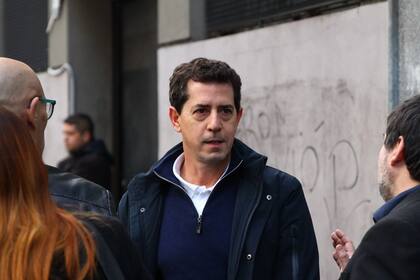 Wado de Pedro al llegar a la reunión en la sede del PJ en la calle Matheu, el martes 17 de junio de 2025