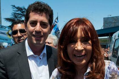 Wado de Pedro, en tiempos más felices, junto a Cristina Kirchner