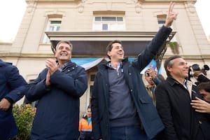 Wado de Pedro y Sergio Massa en Mercedes el mes pasado