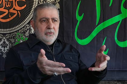Wafiq Safa, miembro senior del consejo político de Hezbollah, durante una entrevista en Beirut (Archivo)