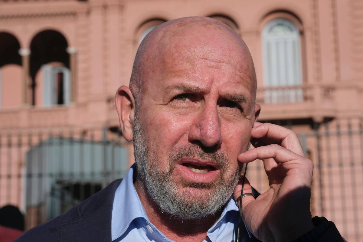 Waldo Wolff en una concentración en Plaza de Mayo