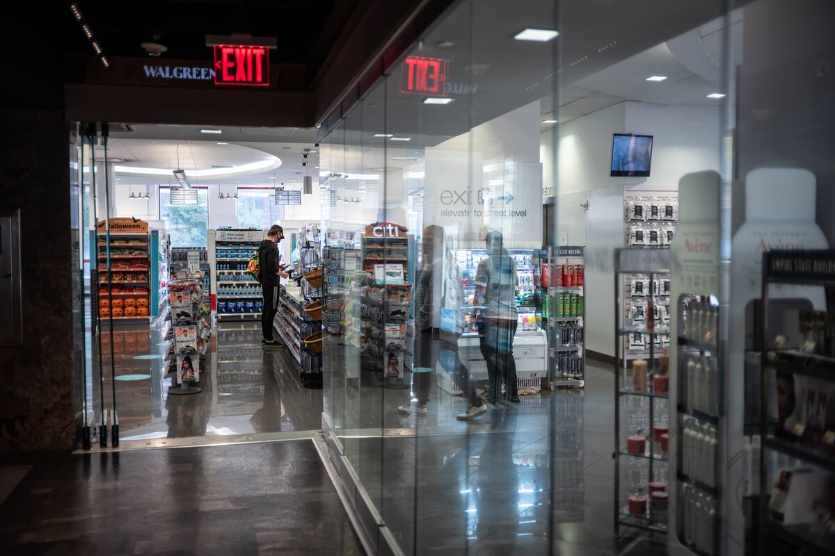 Walgreens ha enfrentado dificultades durante los últimos 10 años, con una caída constante en el precio de sus acciones (Archivo Todd Heisler/The New York Times)