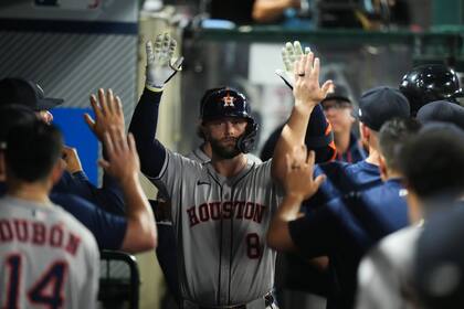 Walker conecta dos jonrones y Astros vencen 6-1 a Angelinos pero quedan fuera de playoffs