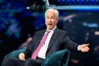 Wall Street advierte a Trump: Deje de atacar a la Fed y a la industria de tarjetas de crédito