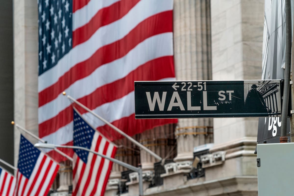 Wall Street premió a las empresas que justificaron el gasto en IA con un buen flujo de caja