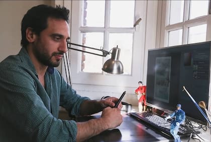 Wally Gómez, el director de Paka Paka, en Blason Studio, su academia de arte