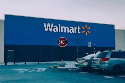 Walmart anunció que eliminará puestos claves de su estructura