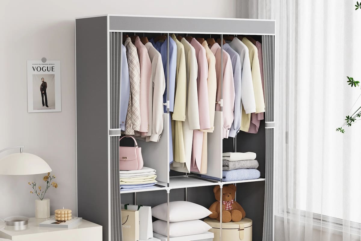 Walmart está vendiendo armarios con un 70% de descuento. El precio habitual del mueble es de 130 dólares, pero en la web de la tienda se puede comprar por solo 40 dólares. (Walmart)