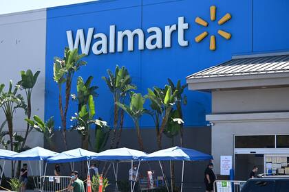 Walmart busca dejar atrás la idea de que se trata de una empresa más preocupada en las ganancias económicas que en el bienestar de sus empleados
