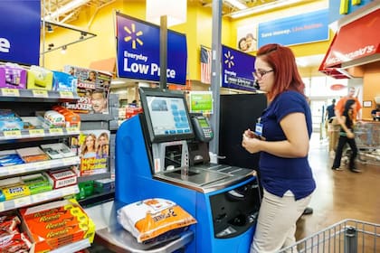 Walmart incorporará un nueva tecnología de seguridad que también beneficiará a los empleados (Archivo)