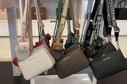Walmart lanzó otras promociones en productos de Michael Kors (Archivo)