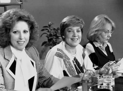 Walsh con Susana Rinaldi y María Herminia en el programa de TV "La cigarra". FUNDACION MARIA ELENA WALSH