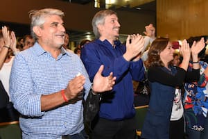Walter Correa, ministro de Trabajo bonaerense, en un acto con Máximo Kirchner y la diputada Vanesa Siley