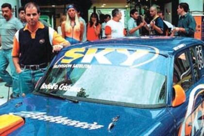 Una banda de delincuentes asaltó, golpeó y secuestró al excampeón del TC Walter Hernández.