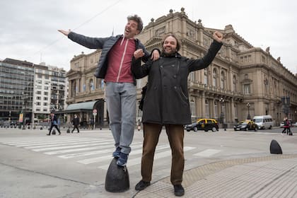 Walter Jacob y Agustín Mendilaharzu directores de una nueva versión de "La guerra de dos mundos" (radioteatro)