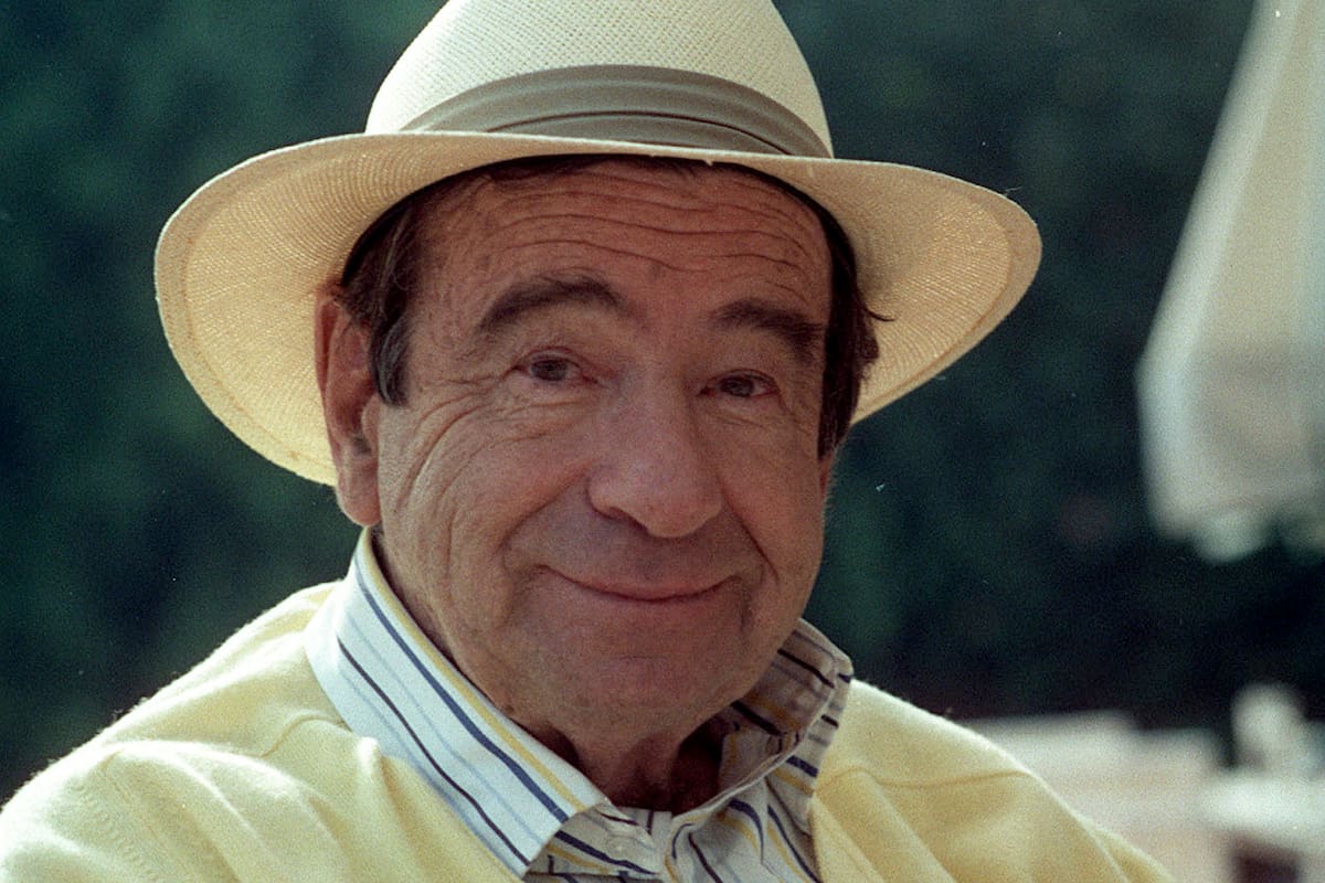 Walter Matthau aparece en esta fotografía de archivo del 5 de diciembre de 1991. Matthau, el villano de la película con voz de sirena que se convirtió en un maestro de la comedia cascarrabias con "La galleta de la fortuna", ganadora del Oscar y que siguió con "La extraña pareja",