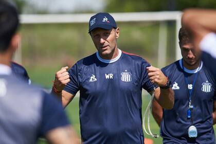 Walter Ribonetto, DT de Talleres, aseguró que el River actual no es el mismo de otros momentos