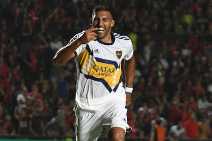 Wanchope Ábila, feliz por su golazo, el último de Boca