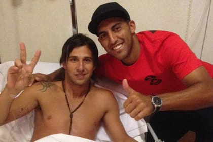 Wanchope Ábila fue a visitar a su amigo en la clínica