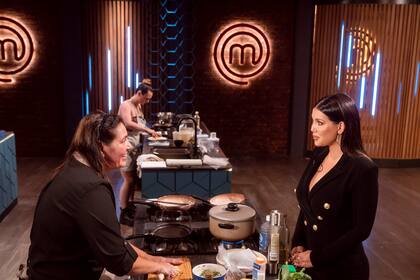 Wanda Nara, apoyada por el jurado y por una edición minuciosa, debutó al frente de MasterChef
