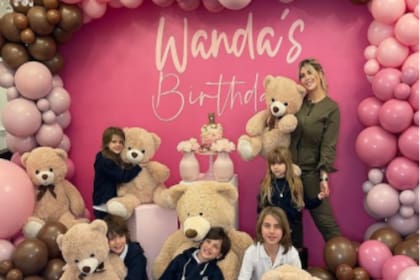 Wanda Nara celebró su cumpleaños número 34 rodeada de sus afectos y con lujosos regalos