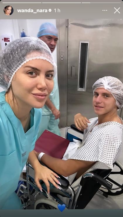 Wanda Nara con Valentino, a punto de entrar al quirófano