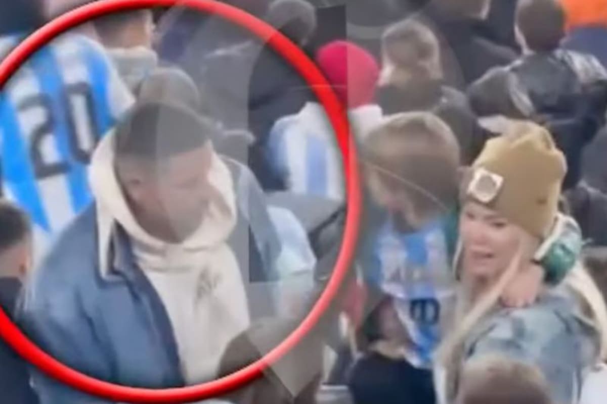 Wanda Nara en la cancha de River junto a Martín Migueles