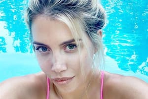 Wanda Nara encendió las redes con una postal desde su lujosa piscina de París