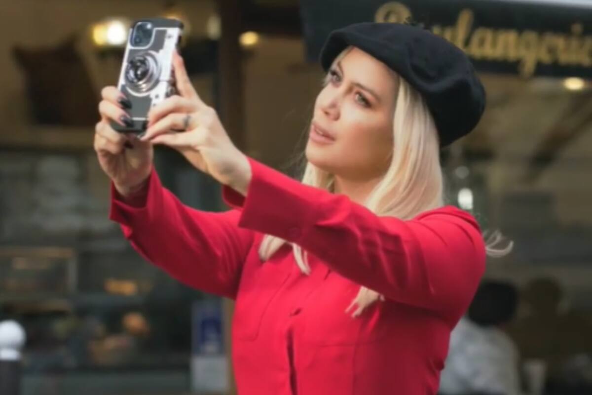 Wanda Nara habló de su fanatismo sobre la serie de Netflix Emily en París e hizo un guiño al Wandagate