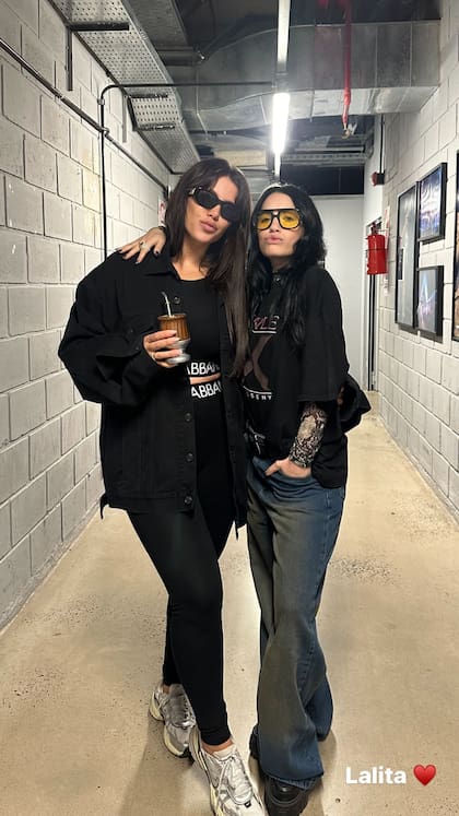 Wanda Nara y Lali se encontraron en el backstage (Foto: Instagram @wanda_nara)