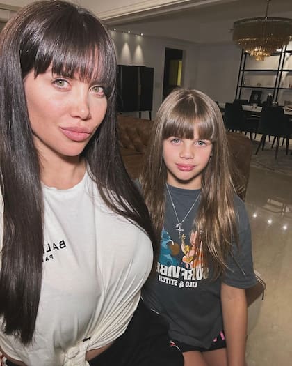Wanda y Francesca cumplieron la promesa con Isabella Icardi y ahora las tres tienen flequillo