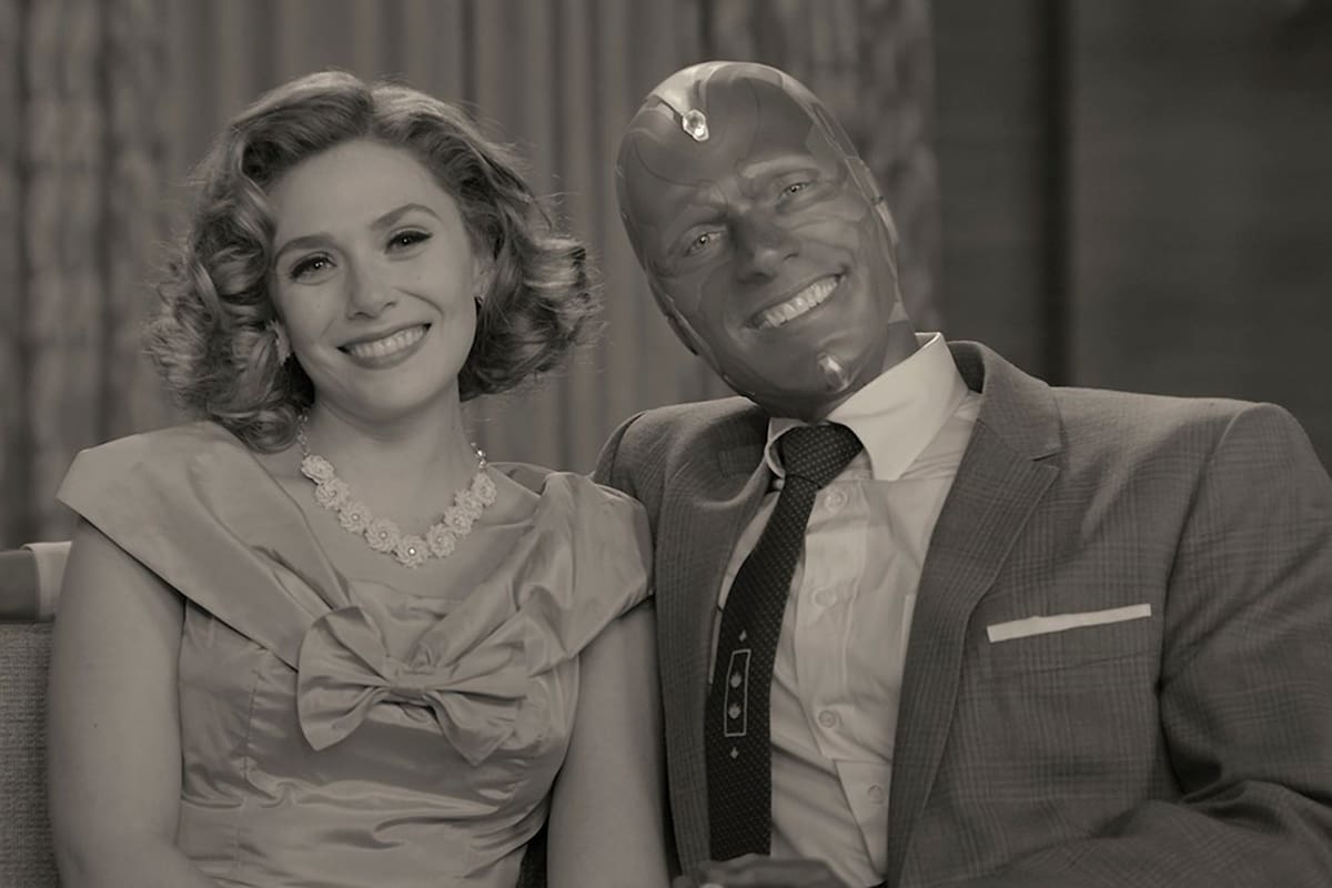 WandaVision explora la última frontera del universo Marvel: las sitcoms