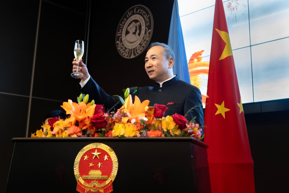 Wang Wei, el embajador chino, en el 76 aniversario de la República Popular China